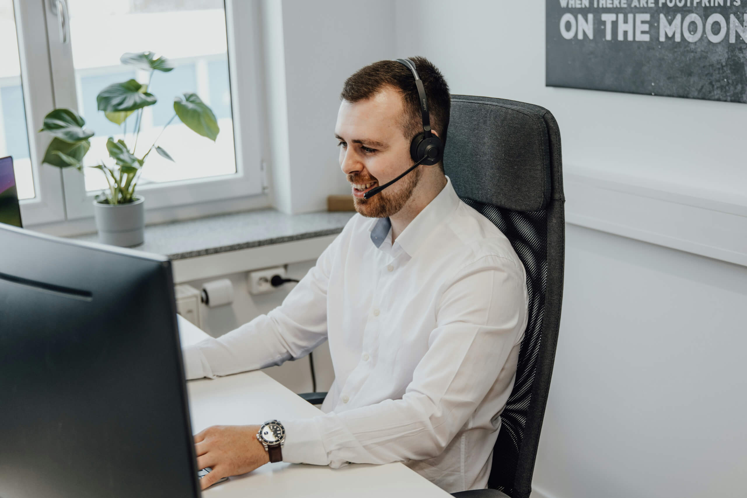 IT help desk ticketing system organizing and managing support requests efficiently IT help desk ticketing system organizing and managing support requests efficiently