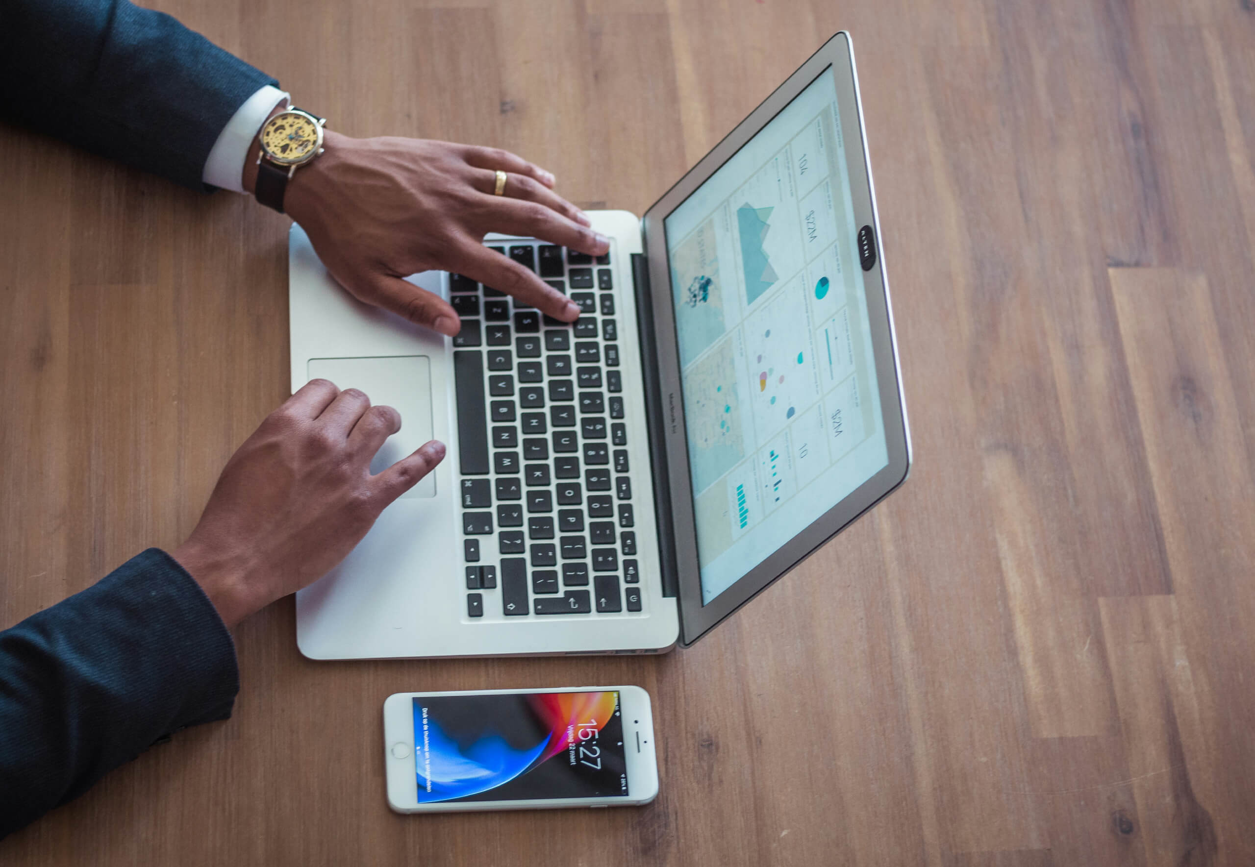 Remote IT support team working from multiple locations via cloud tools Remote IT support team working from multiple locations via cloud tools